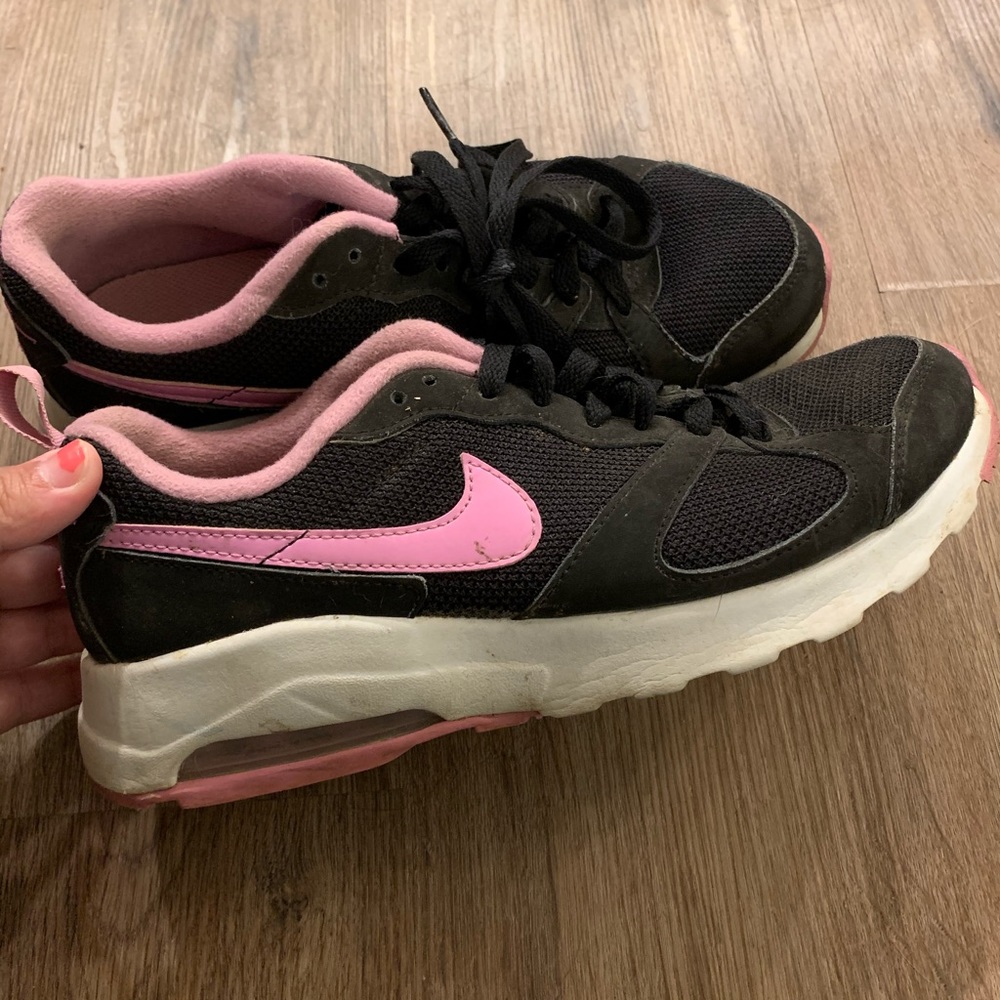 Women’s Size 8 Nike Air